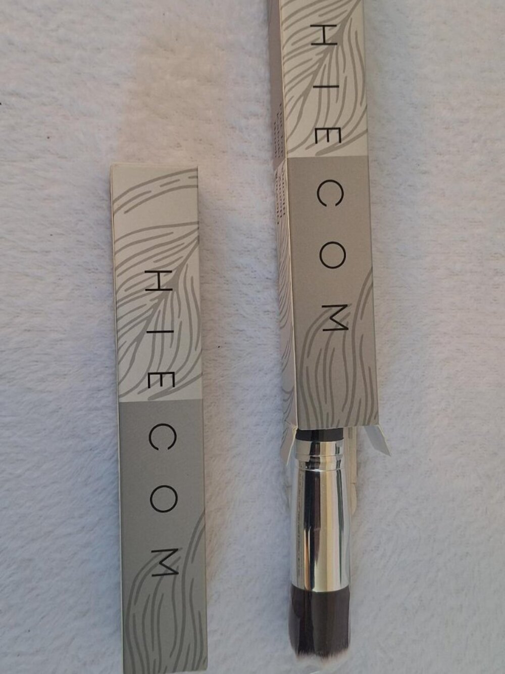 Brand new, kabuki-style makeup brushes in original packaging! - Picture 2 of 3
